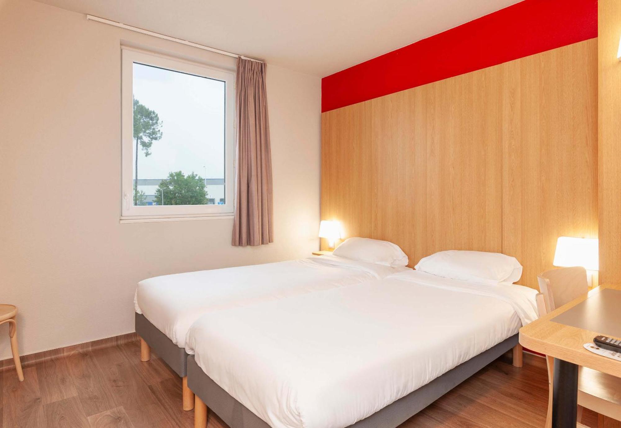 B&B Hotel Mont-De-Marsan Saint-Avit  ภายนอก รูปภาพ