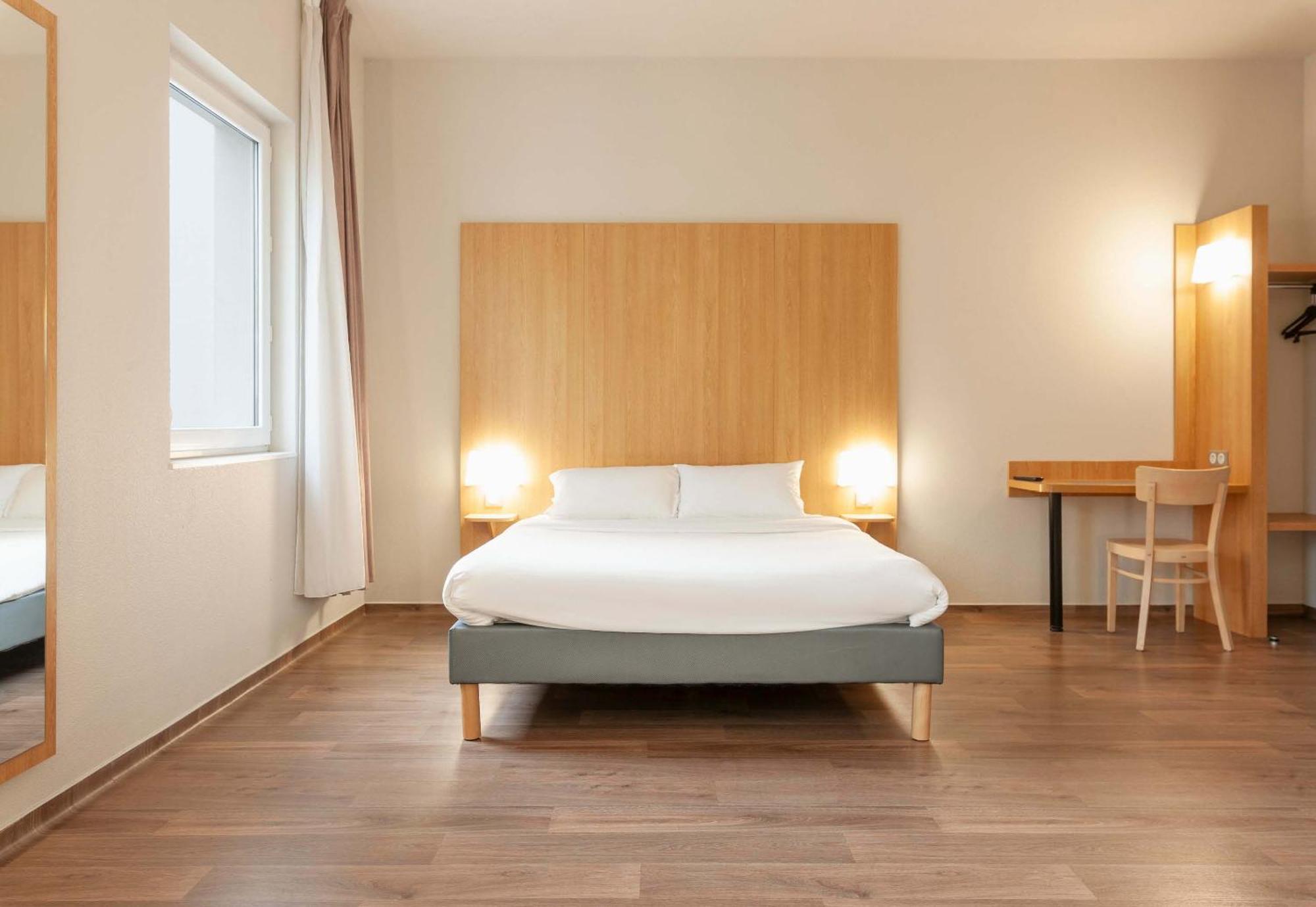 B&B Hotel Mont-De-Marsan Saint-Avit  ภายนอก รูปภาพ